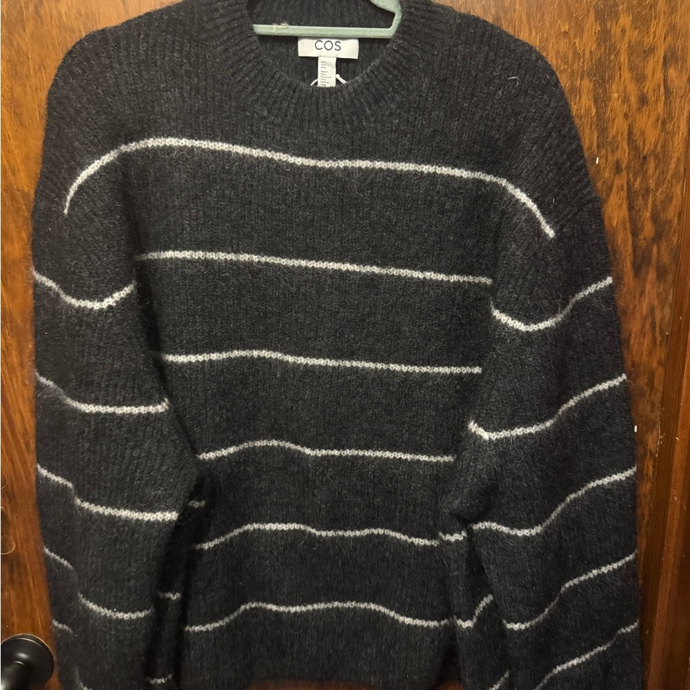 COS women’s Charcoal and White Striped Crewneck Sweater Size Medium